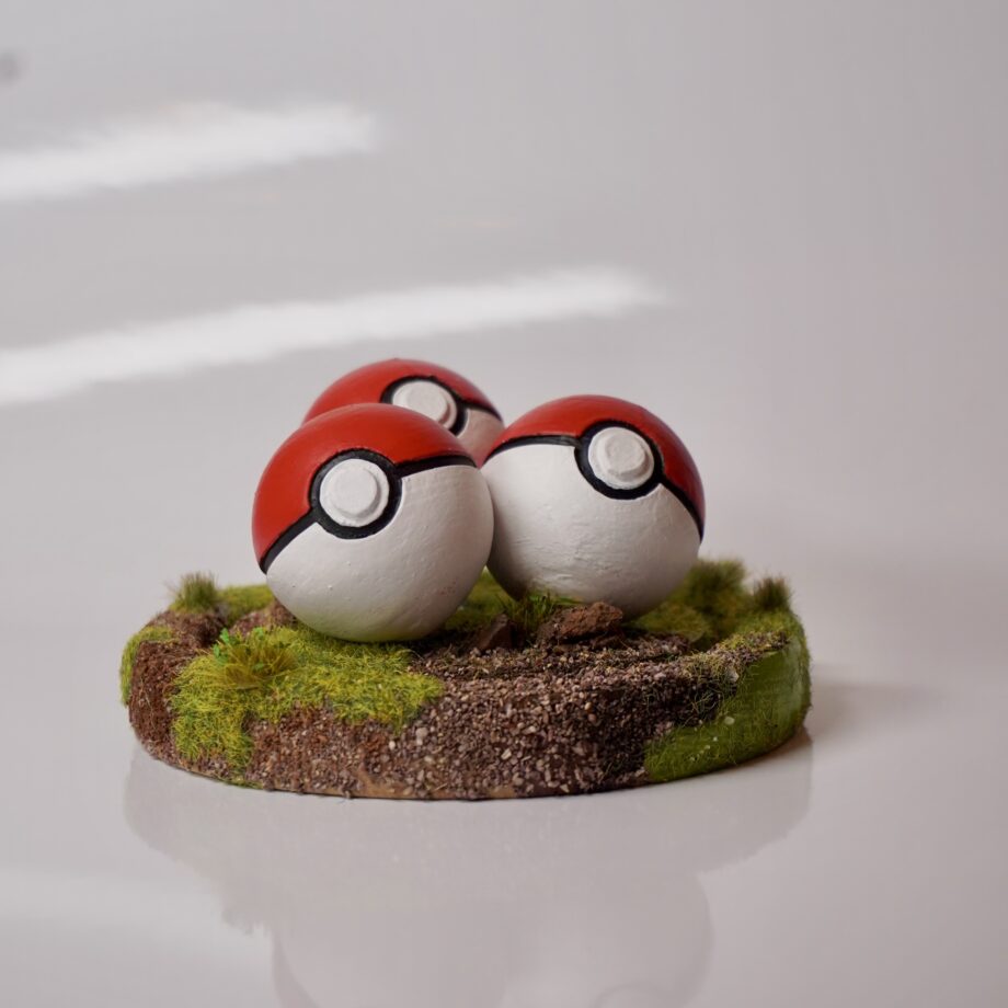 1/1 Diorama de Pokéballs I - Detalles que Capturan la Aventura